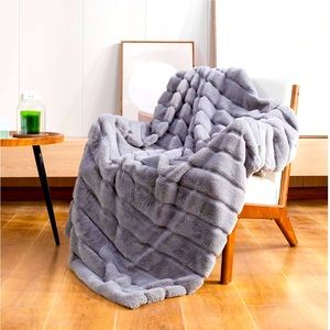 COPY - Cozy Faux Rabbit Fur Throw Blanket